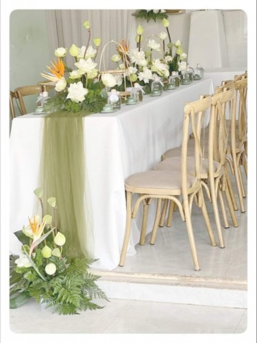 Các mẫu bàn ghế phổ biến dùng trong đám cưới