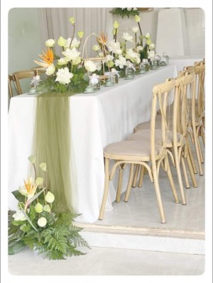 Các mẫu bàn ghế phổ biến dùng trong đám cưới